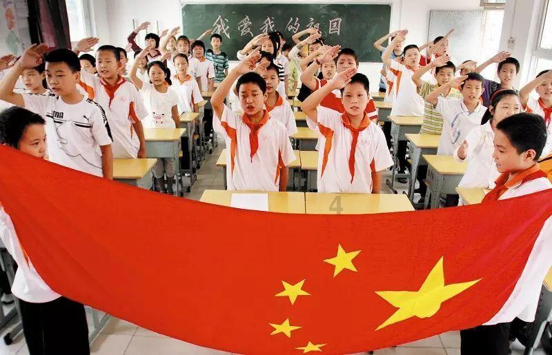 救援可爱小松鼠